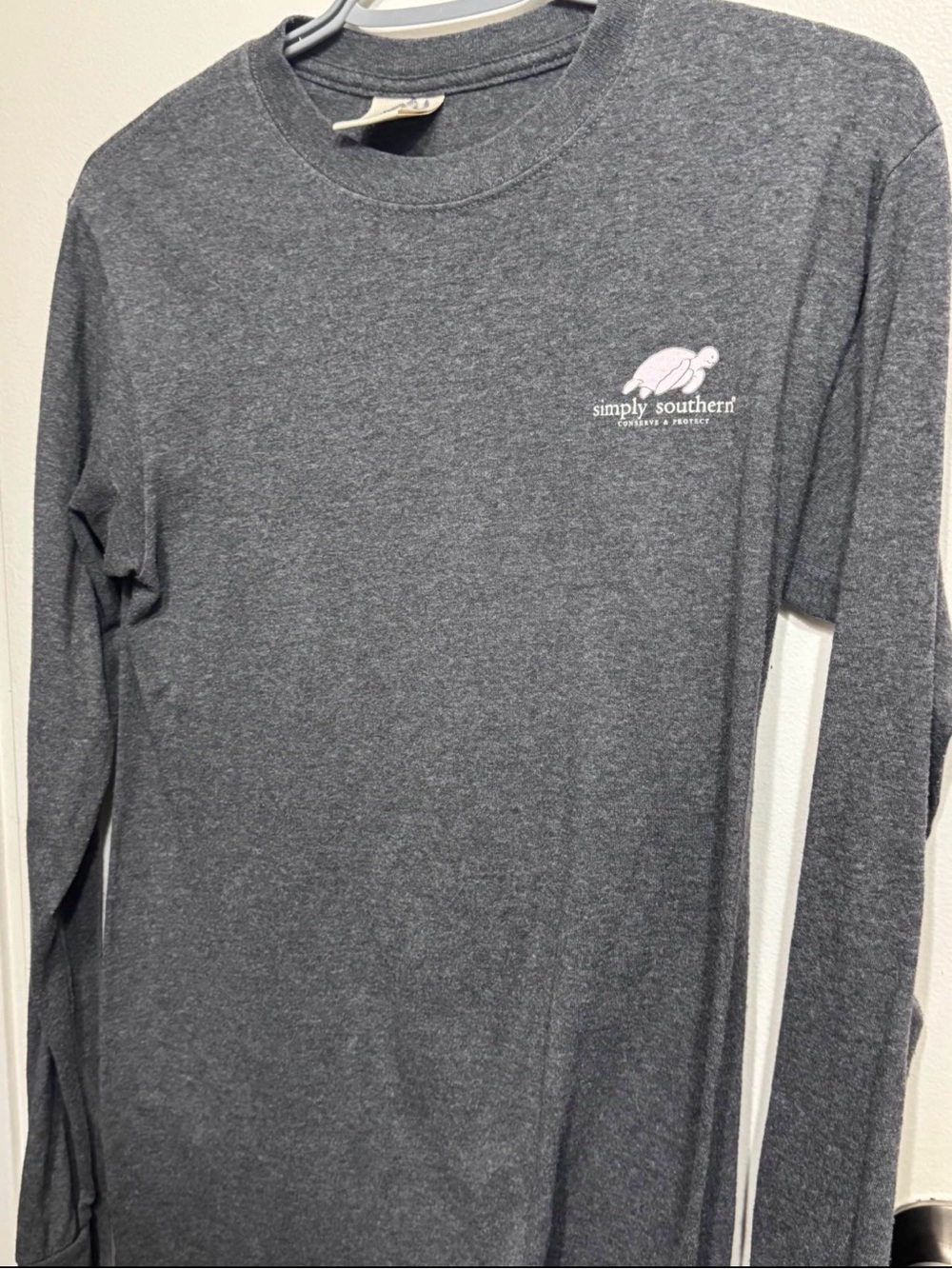 Simply Southern Men's Dark Gray Long Sleeve Tee with Pink Logo